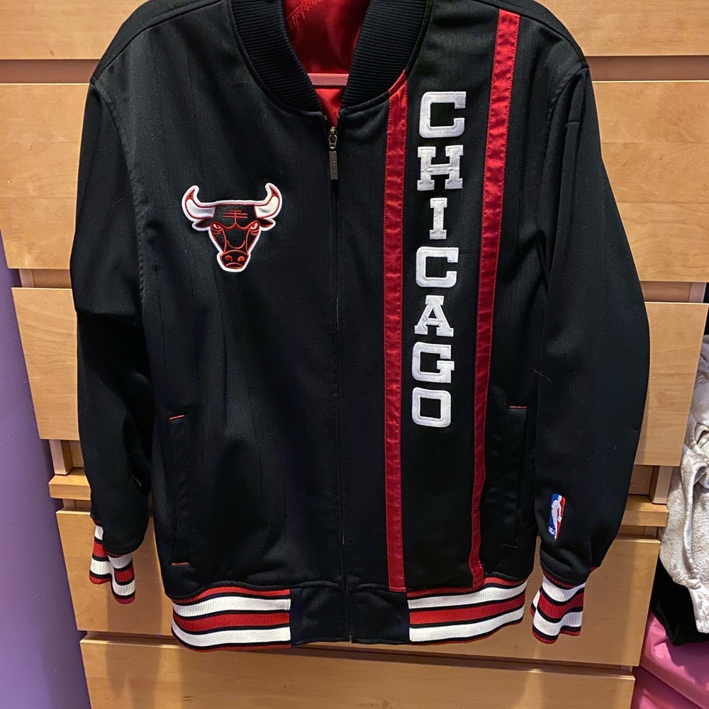 Authentic men’s Chicago Bulls jacket